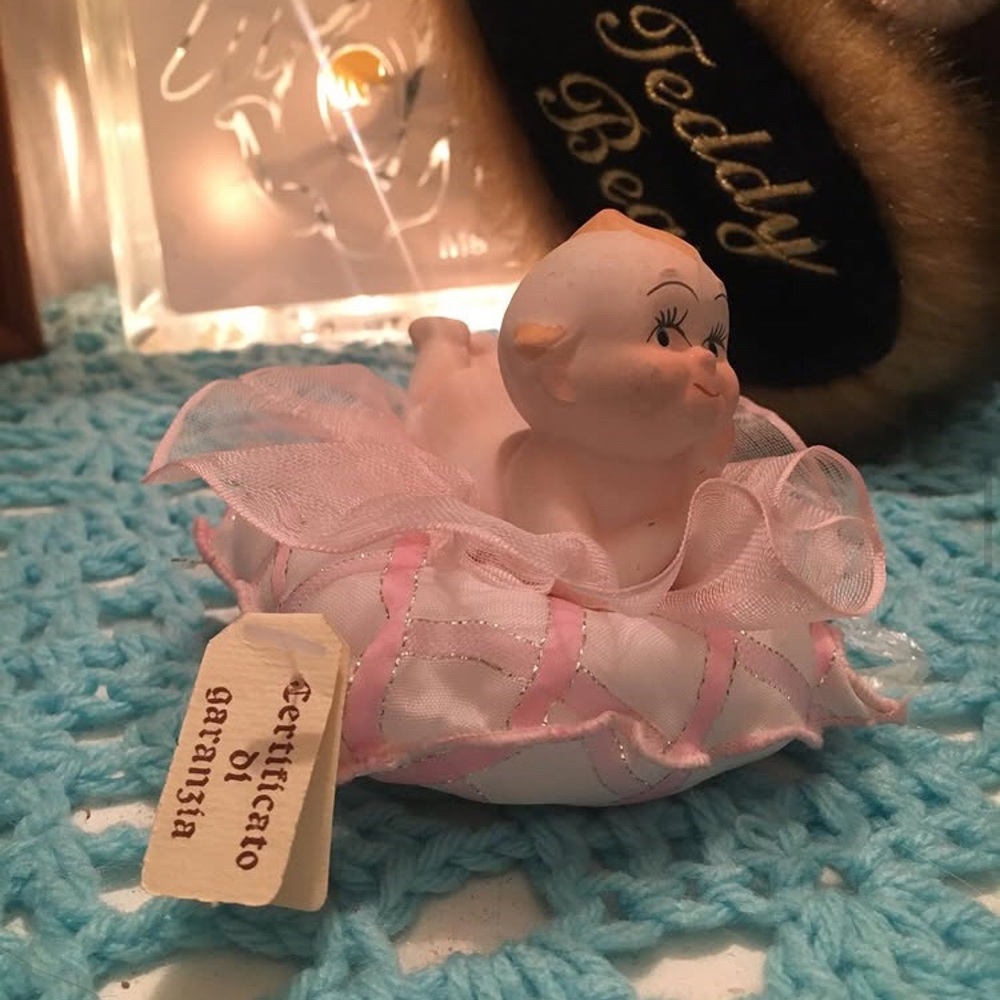 Vintage K E W P I E figurine